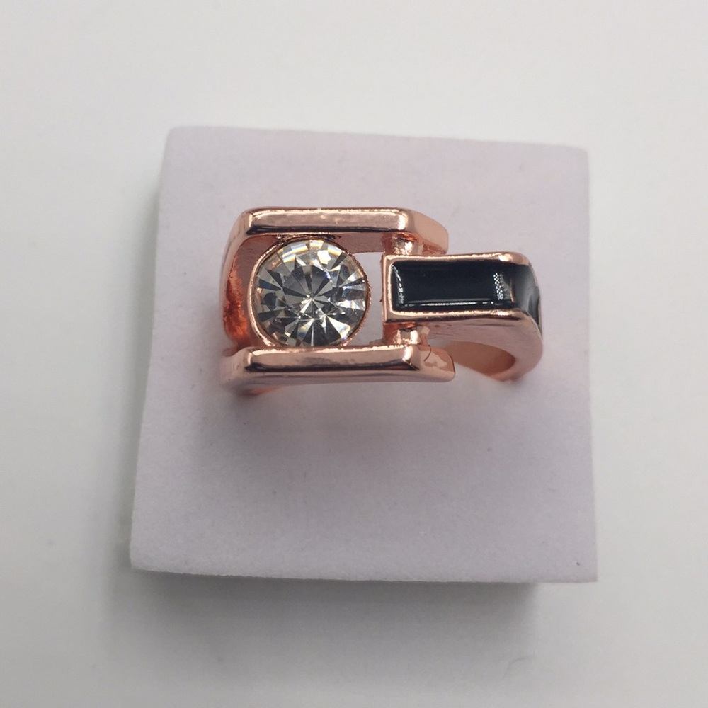 Elegant Rose Gold and Black Women's Ring